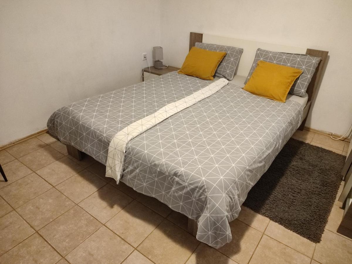 Guesthouse Suzy Pula Buitenkant foto