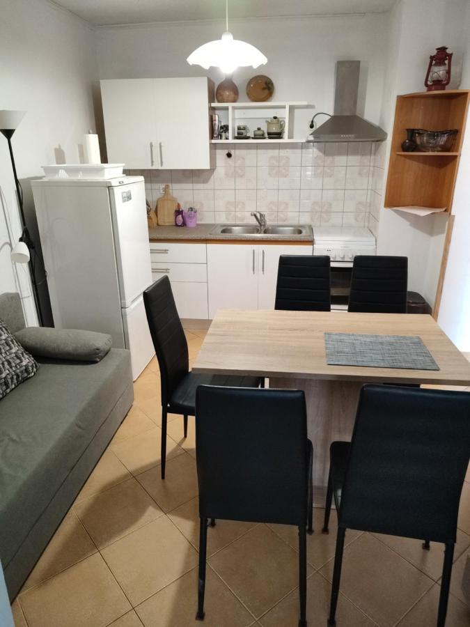 Guesthouse Suzy Pula Buitenkant foto