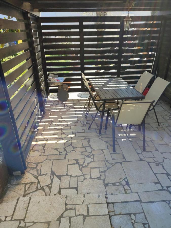 Guesthouse Suzy Pula Buitenkant foto