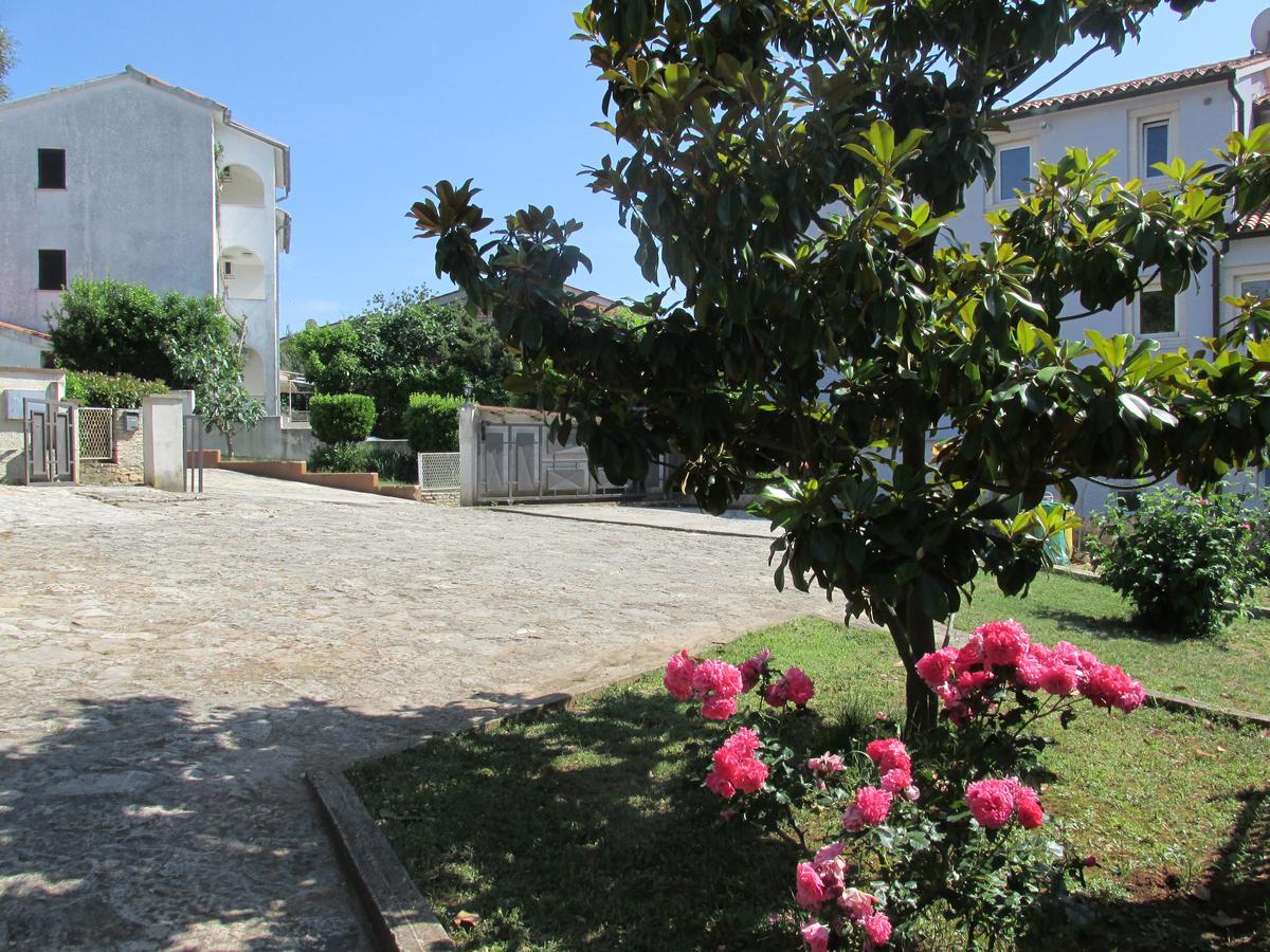 Guesthouse Suzy Pula Buitenkant foto