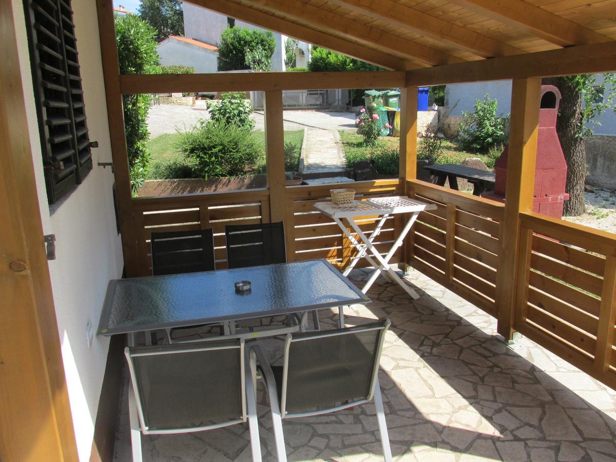 Guesthouse Suzy Pula Buitenkant foto