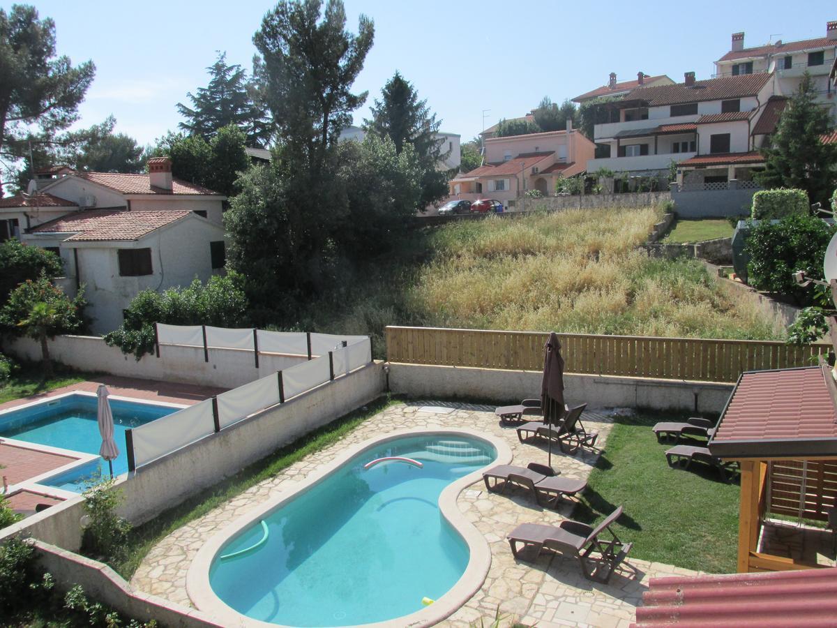 Guesthouse Suzy Pula Buitenkant foto